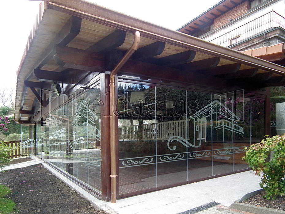 Hotels Restaurants And Cafes Terraces With Glass Enclosures