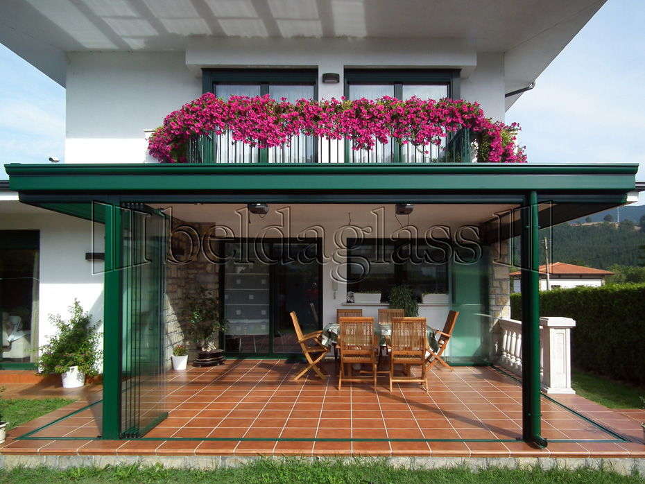 Glazed porch with auto sliding roof